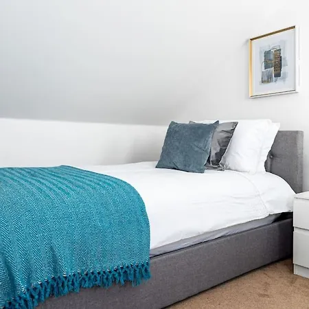 بيت للعطل Fortified 4 Bedroom Holly