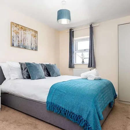 Fortified 4 Bedroom Holly بيت للعطل