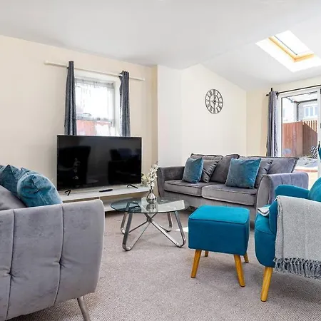 Fortified 4 Bedroom Holly بيت للعطل *